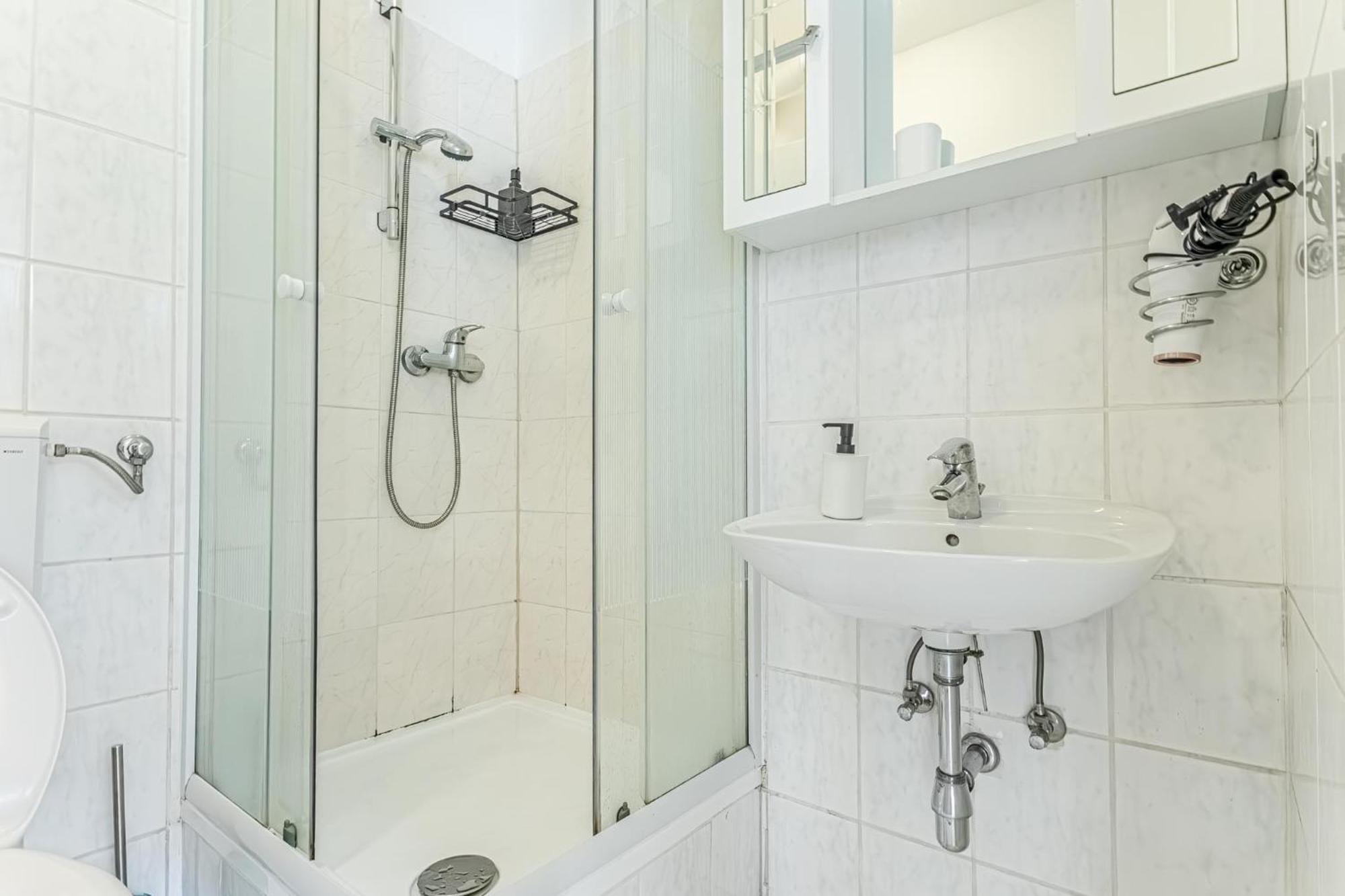Vibes: 1br Apt, 10 Min To Westbahnhof