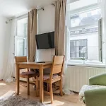 City Vibes: 1Br Apt, 10 Min To Westbahnhof