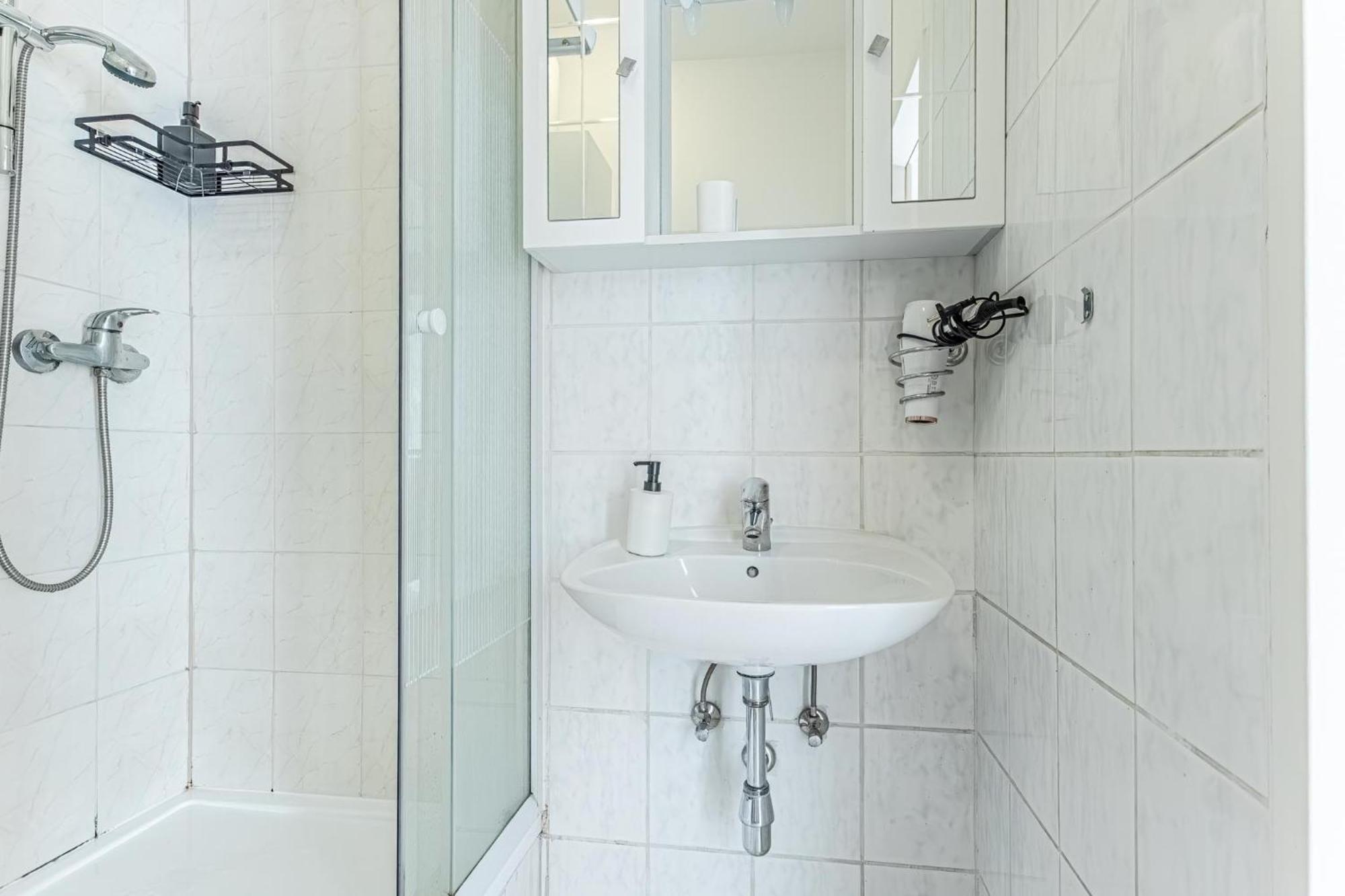 Vibes: 1br Apt, 10 Min To Westbahnhof Appartement