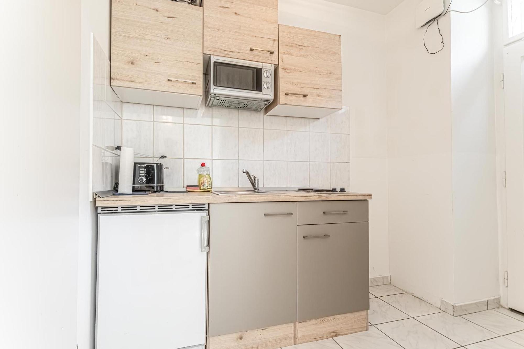Appartement Vibes: 1br Apt, 10 Min To Westbahnhof Vienne